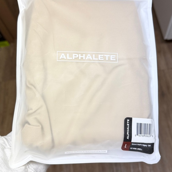 🆕 Alphalete Women's Amplify Leggings in Linen - Picture 4 of 6